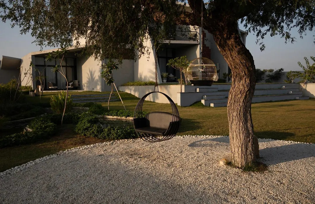 Casa Concreto- 5-Bedroom Luxury Villa With All Weather Pool-1